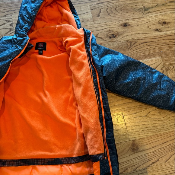 Warm Swiss tech coat with removable inner jacket. - Picture 3 of 3